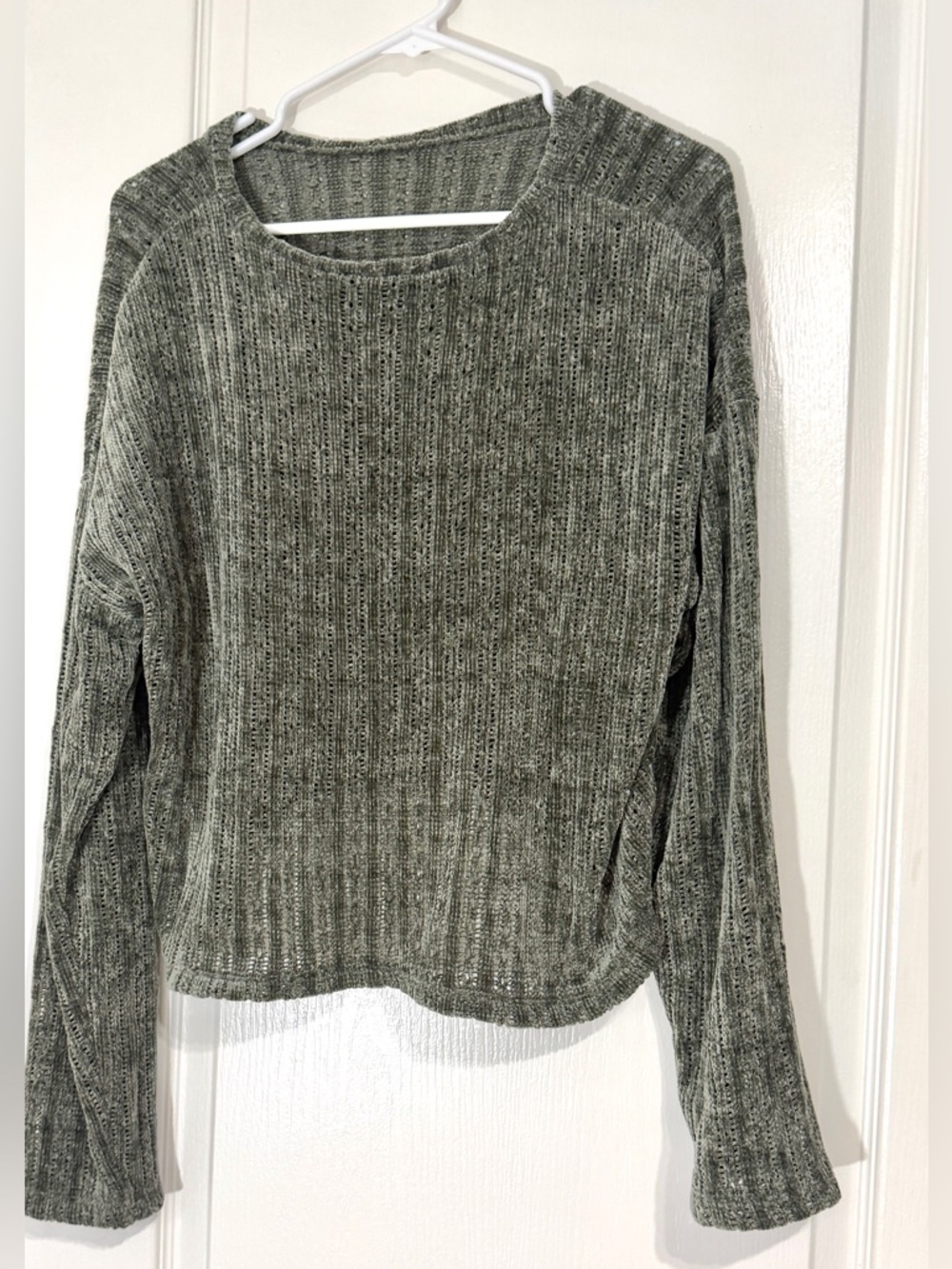 Hollister Womens Long Sleeve Sweater size L Large Thin Knit Olive Green Pullover